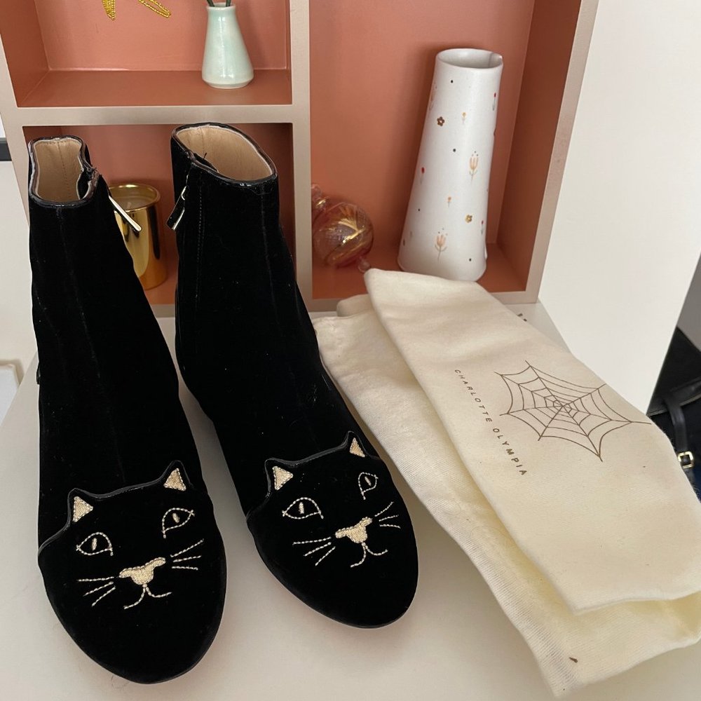 CHARLOTTE OLYMPIA Black Velvet Cat Embroidered Ankle Boots Size 38.5